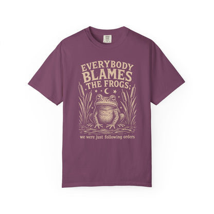 Everybody Blames the Frogs Premium T-shirt